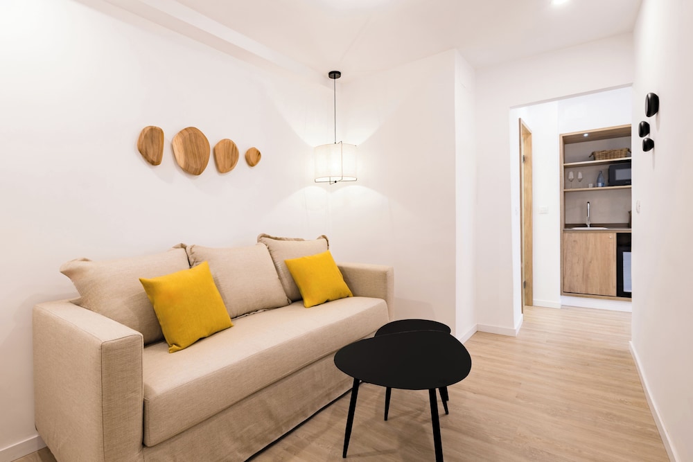 Family Loft (4 Adults)
