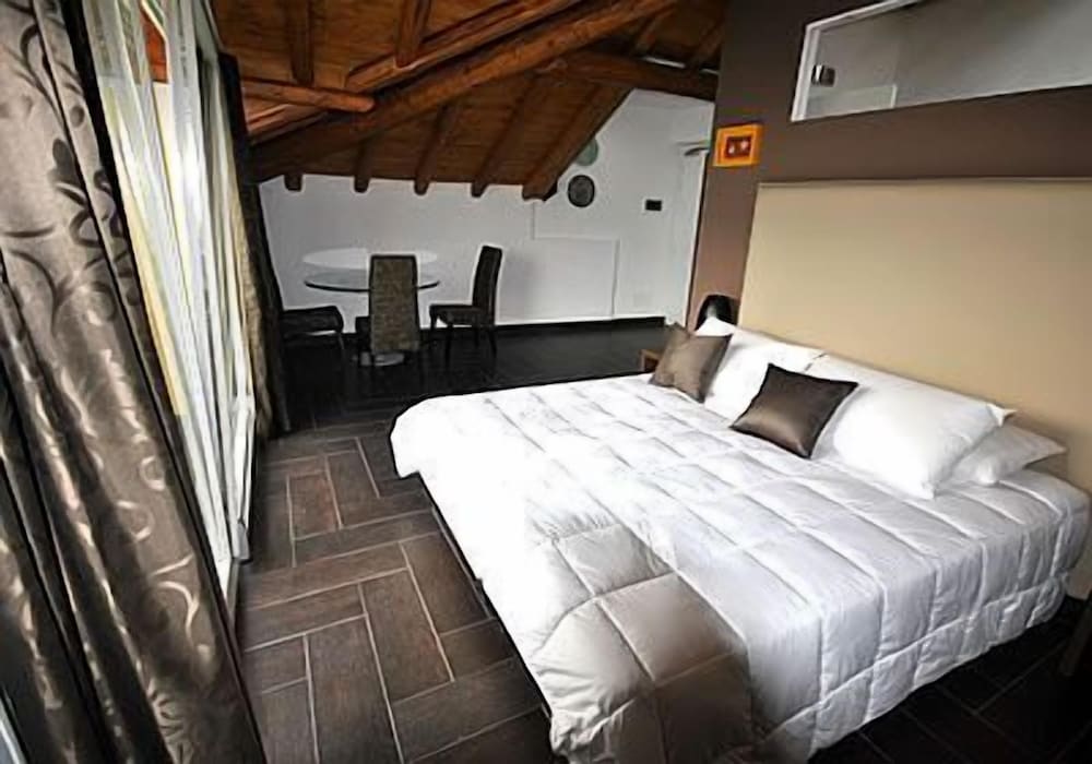 Superior Double or Twin Room, Mountain View (for 1 or 2 pax) photo 1