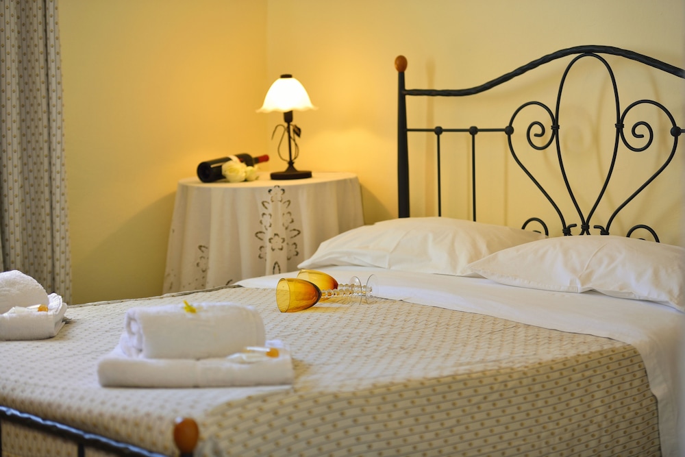 Economy Room