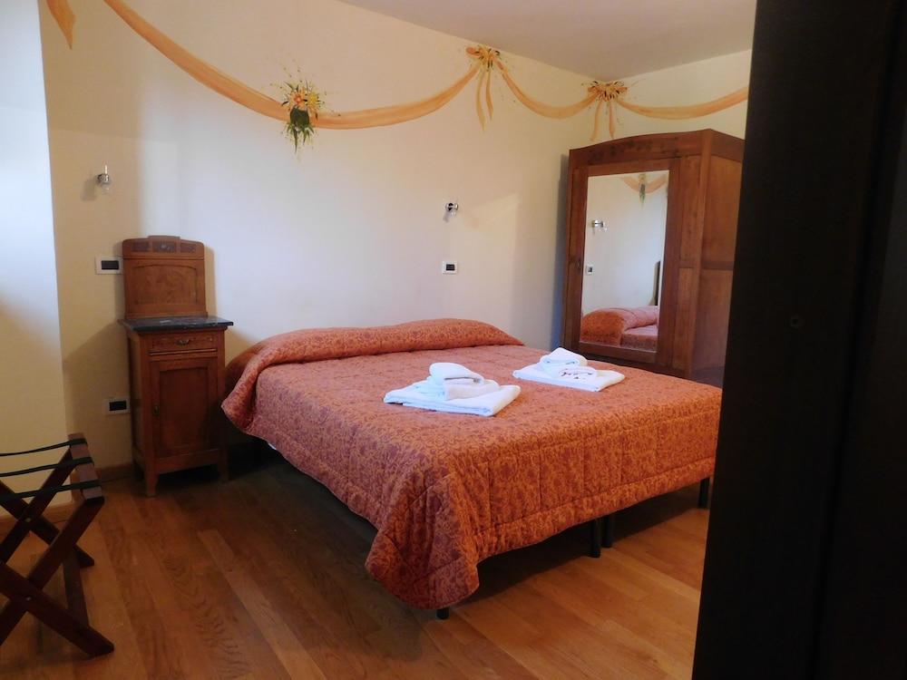 Triple Room, Park View photo 2
