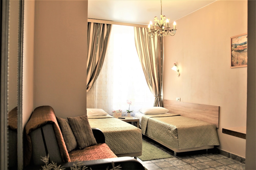 Studio, Kitchenette