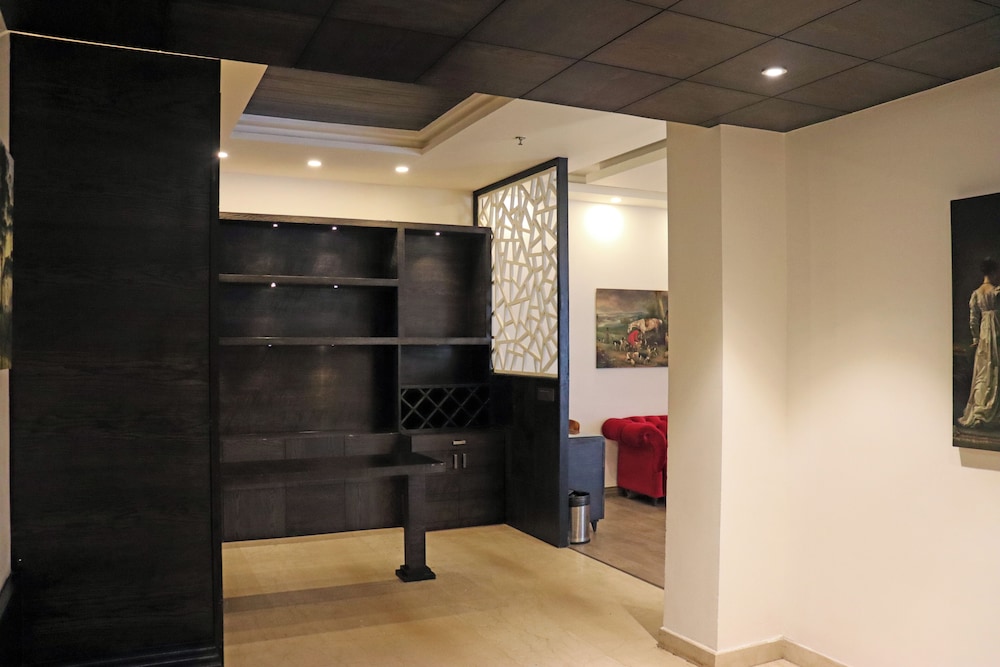 King Jacuzzi Suite - Photo 5