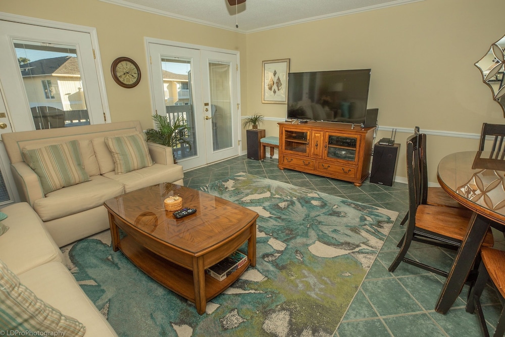 Condo, 2 Bedrooms