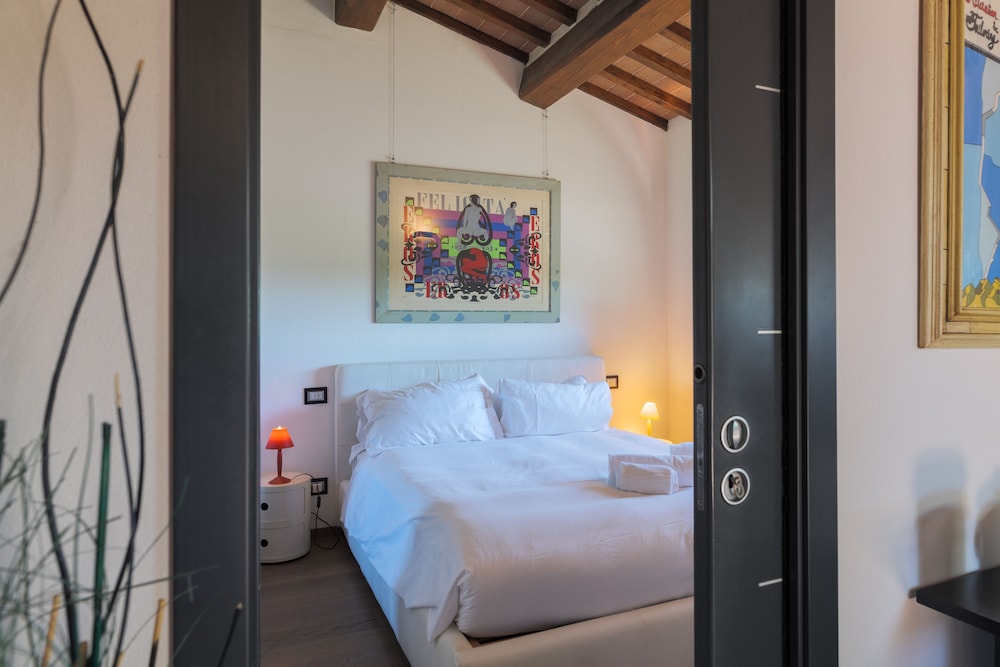Romantic Apartment photo 3