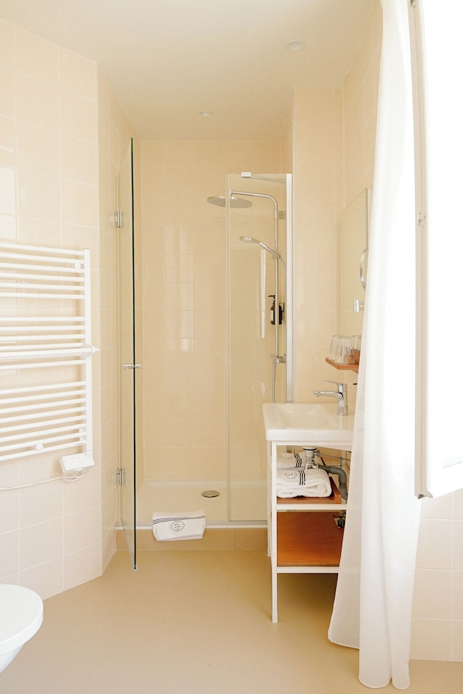 Comfort Room - Photo 5