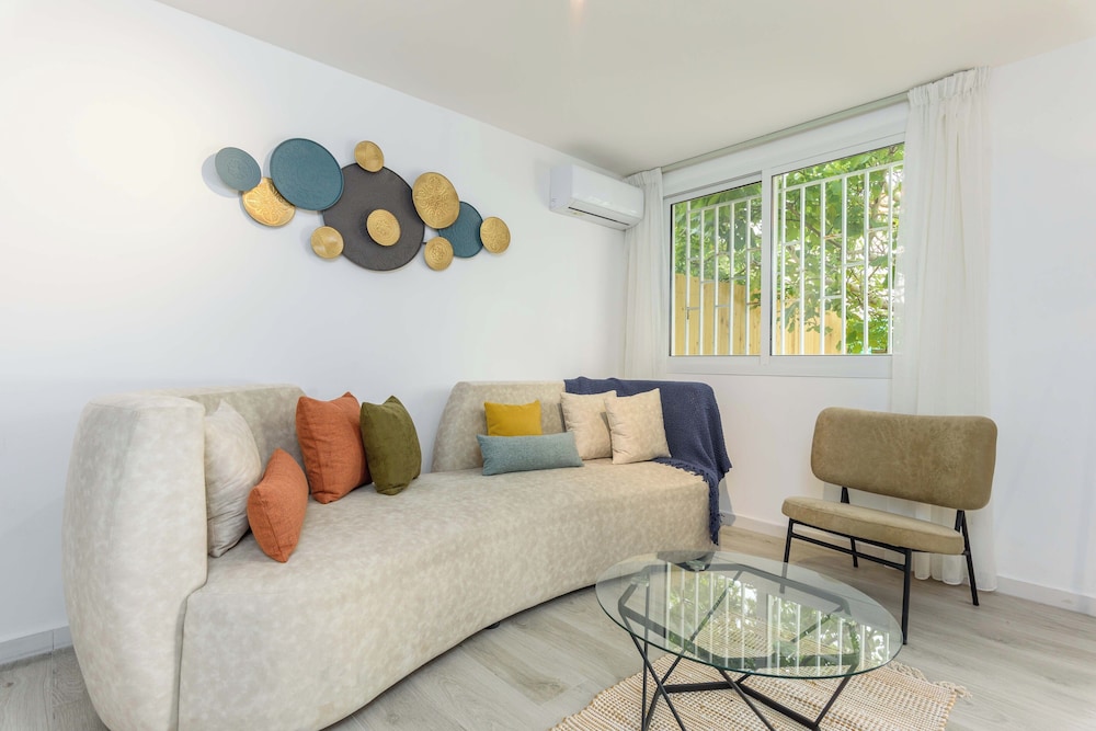 Duplex, 1 Bedroom, Kitchen, Garden View photo 2