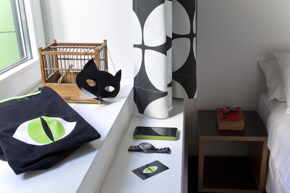 Standard Double or Twin Room thumbnail 6