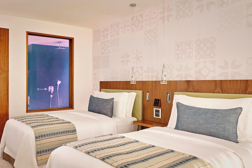 Superior Room, 2 Twin Beds, Sea View - Photo 8