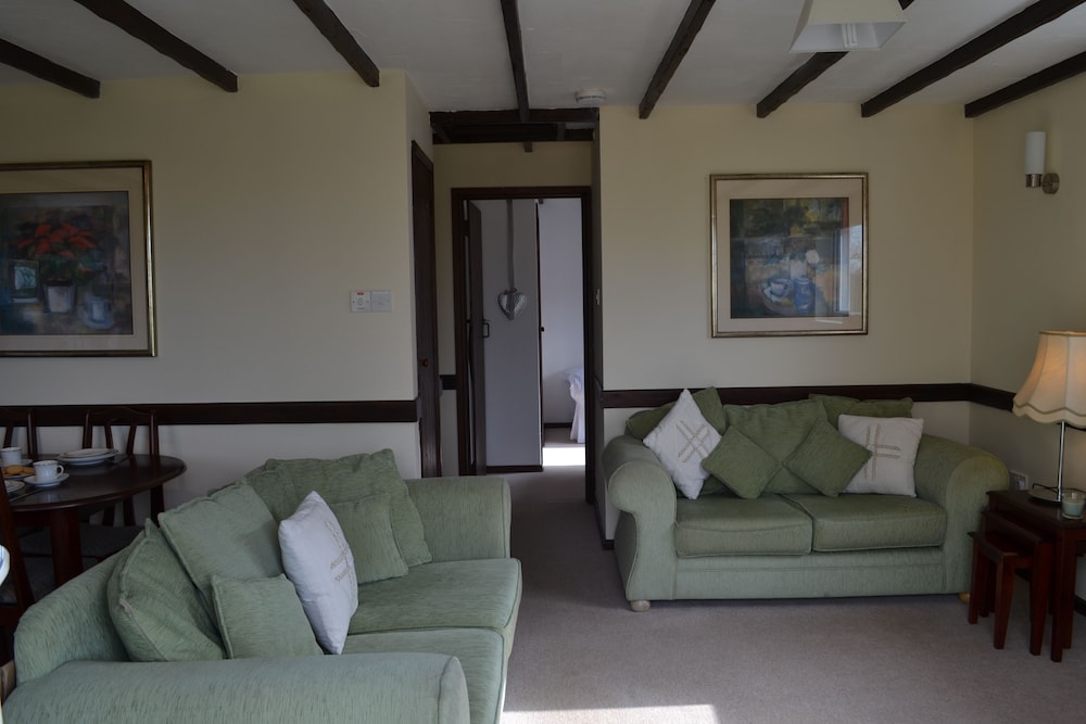 Walnut Bungalow photo 1