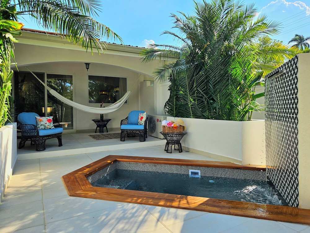 Garden Room with Plunge Pool