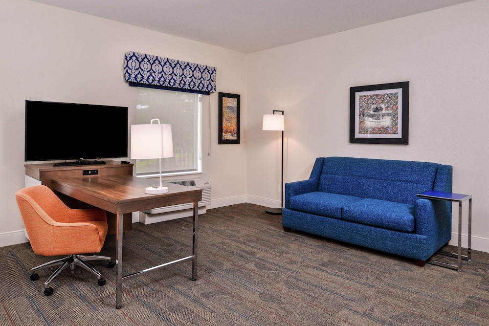 Studio, 2 Queen Beds, Refrigerator & Microwave (Wet bar)