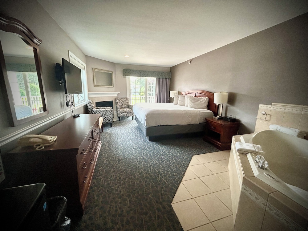 Luxury Suite, 1 King Bed, Non Smoking photo 3