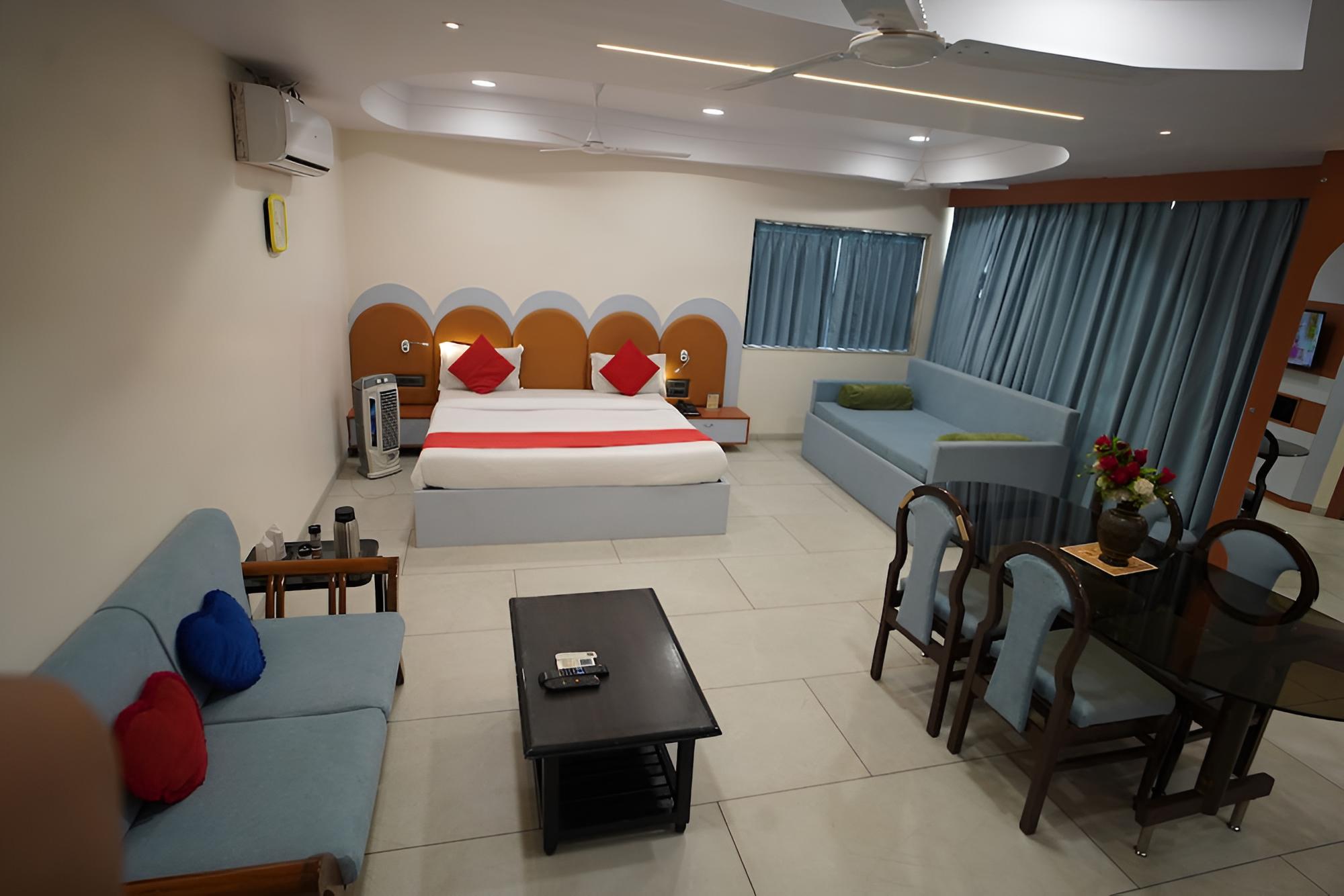 Suite Room - Photo 6