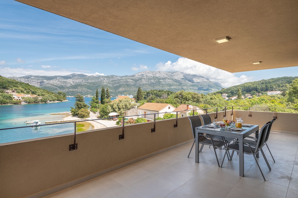 Deluxe Apartment, Multiple Beds, Sea View (Blue Bay 1)