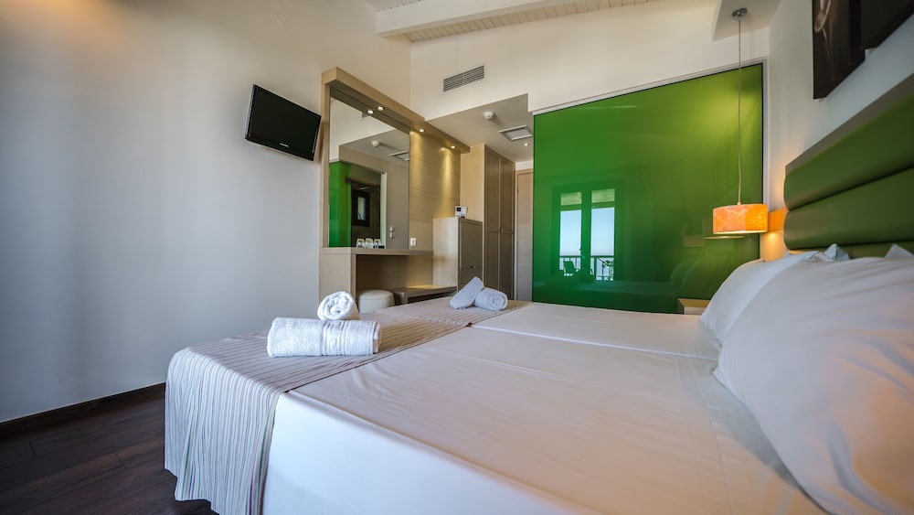Triple Room with Mountain View