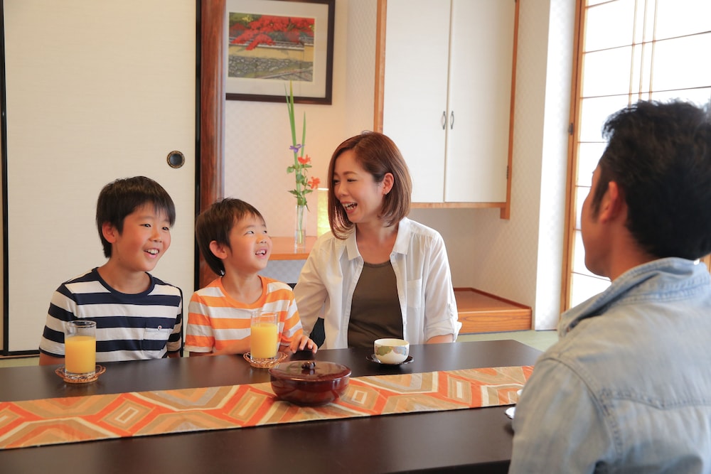 Japanese Style Room for 4 Guests with Shared Bathroom, Smoking photo 1