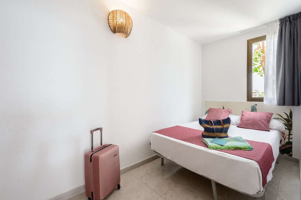 Apartment, 2 Bedrooms, Sea View - Photo 8