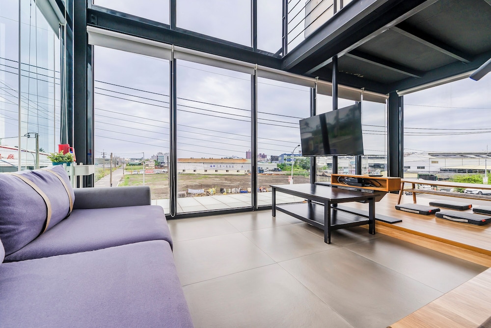 Panoramic Quadruple Room, 1 Bedroom, City View photo 3