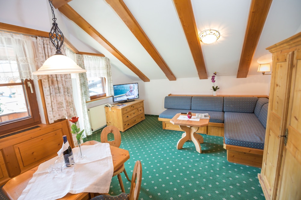Apartment, 1 Bedroom, Balcony, Mountain View photo 1