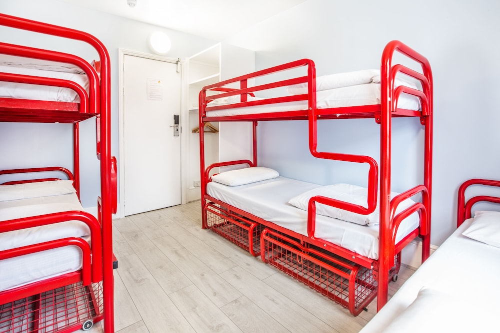 Bed in 5-Bed Mixed Dormitory Room photo 2
