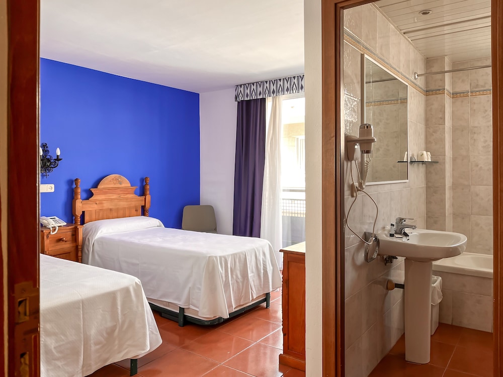 Standard Double Room, Balcony - Photo 22