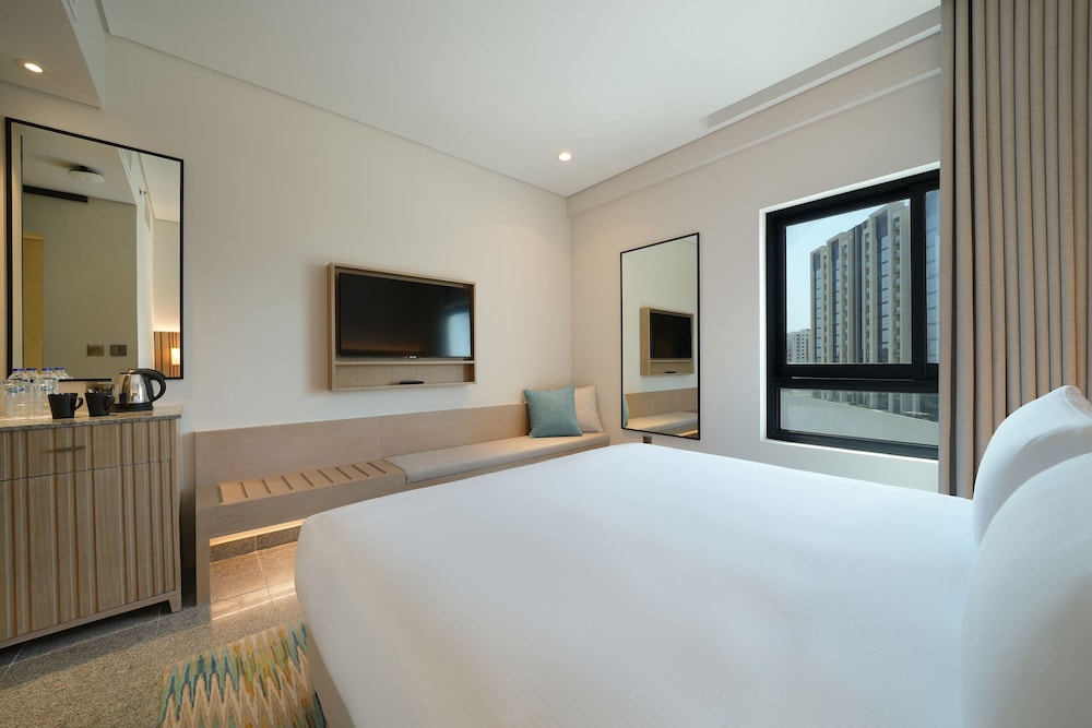 Room, 1 King Bed, City View photo 2