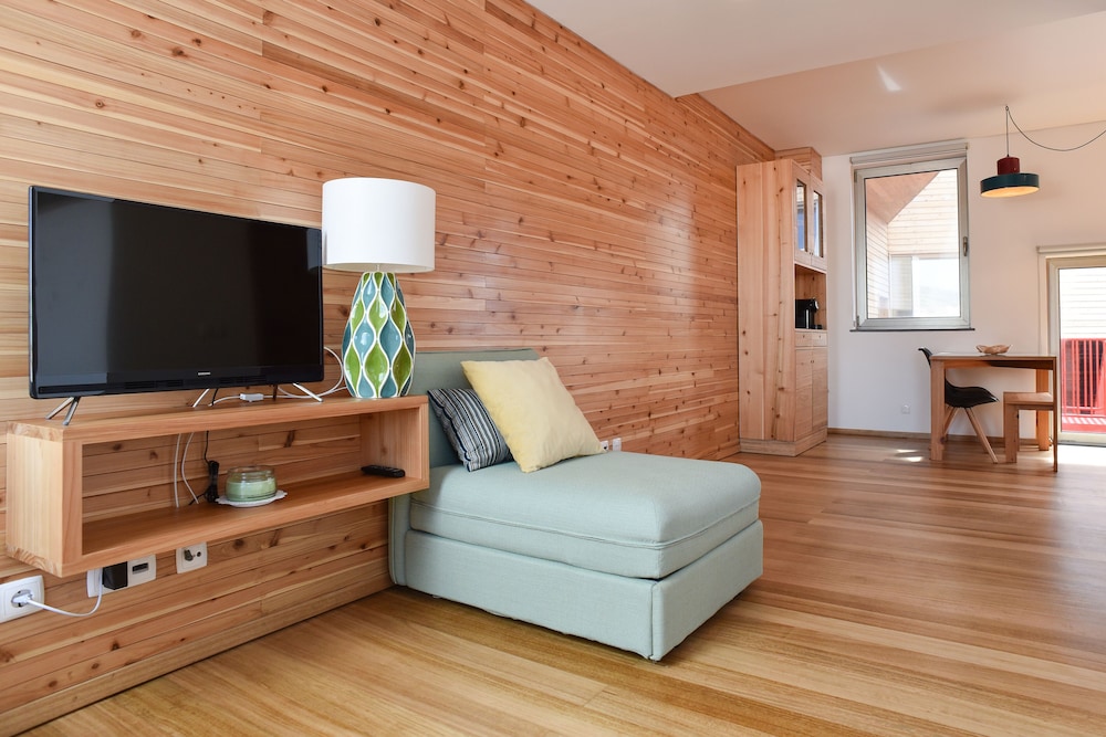 Design Studio, 1 Queen Bed