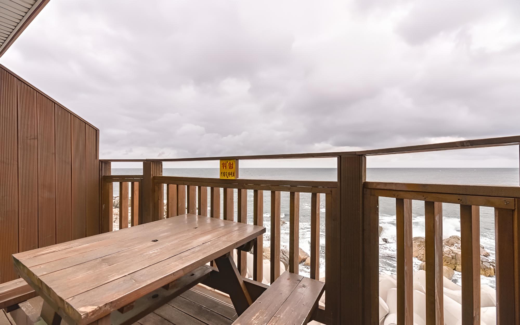Room (203 (Ocean view)) - Photo 7