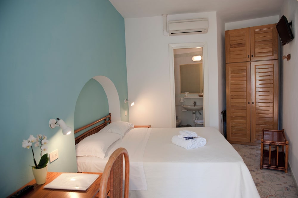 Habitación Doble Económica, Acceso a la Piscina