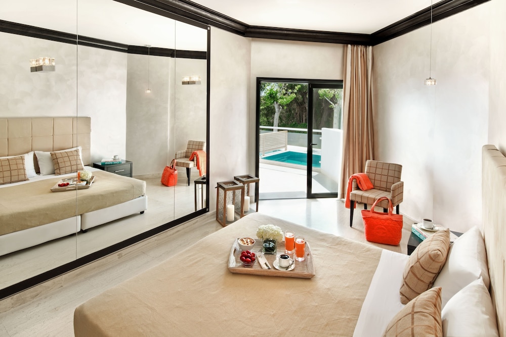 Twin Room, Private Pool - Photo 1