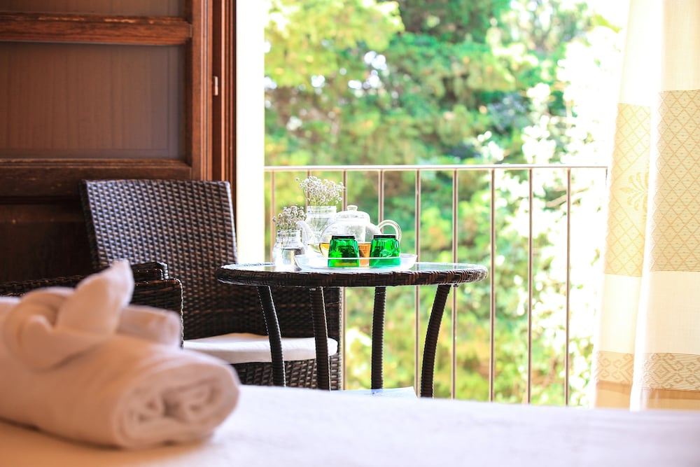 Deluxe Double Room, Garden View - Photo 5