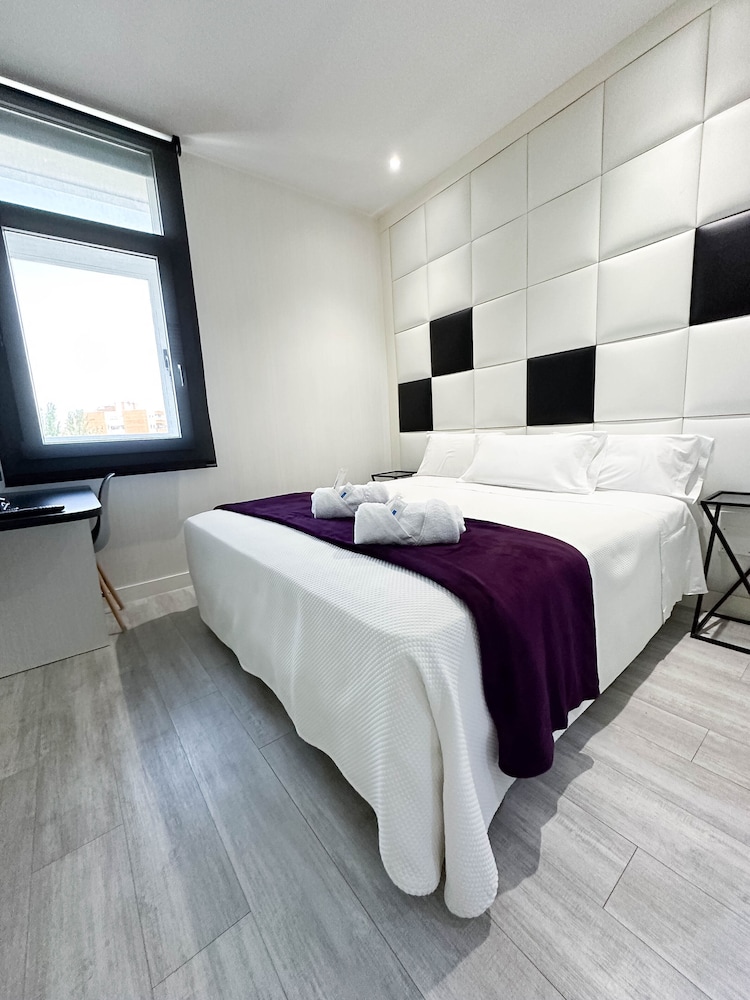 Double Room, 1 Queen Bed - Photo 5