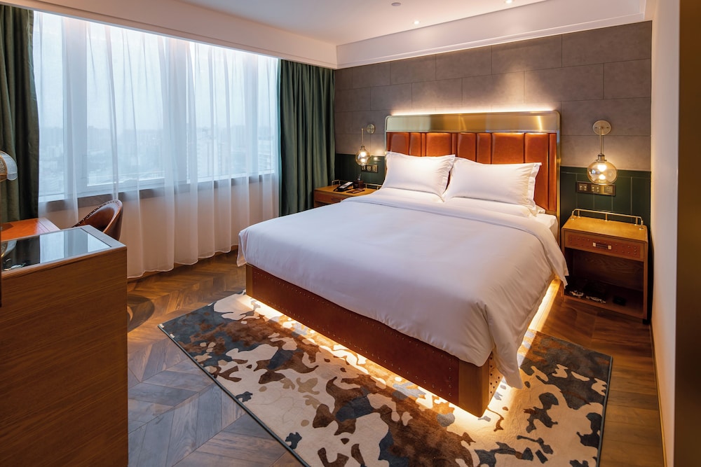 Superior Double Room, City View