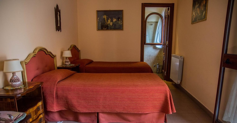 Business Twin Room, Ground Floor photo 3