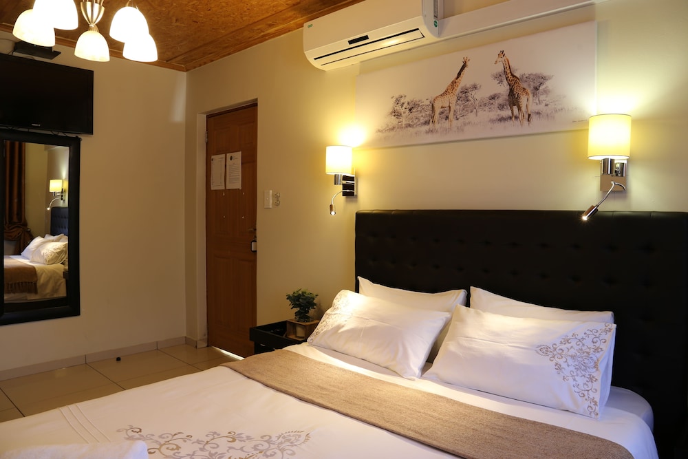 Standard Double Room photo 2