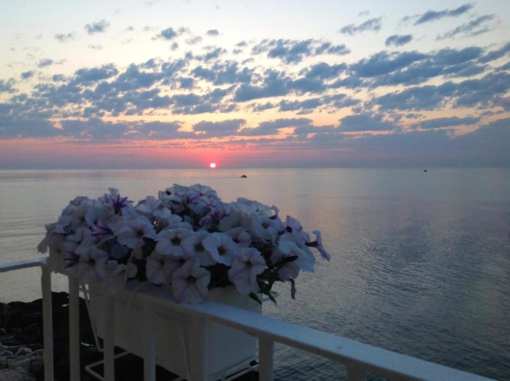 King Suite with Balcony Sea View with Jacuzzi, photo 6