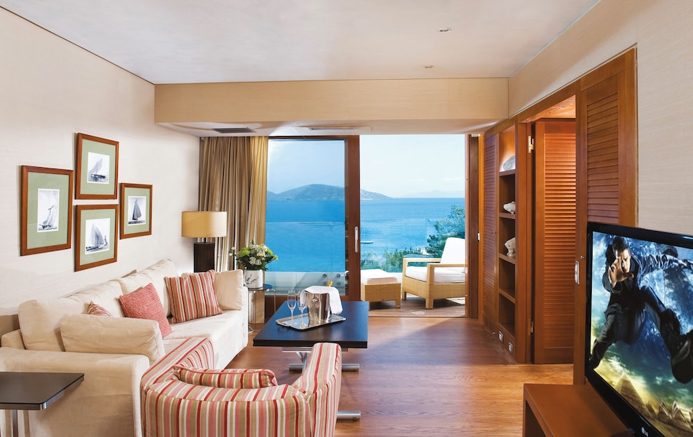 Deluxe Suite, Sea View photo 3