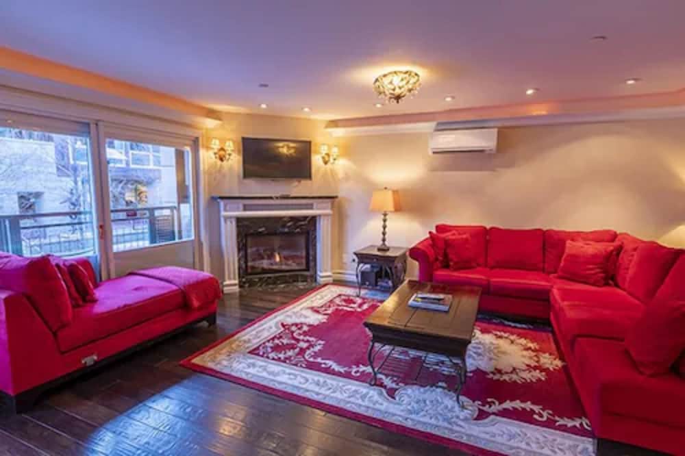 Premier Condo, 1 Bedroom (1 Bath)