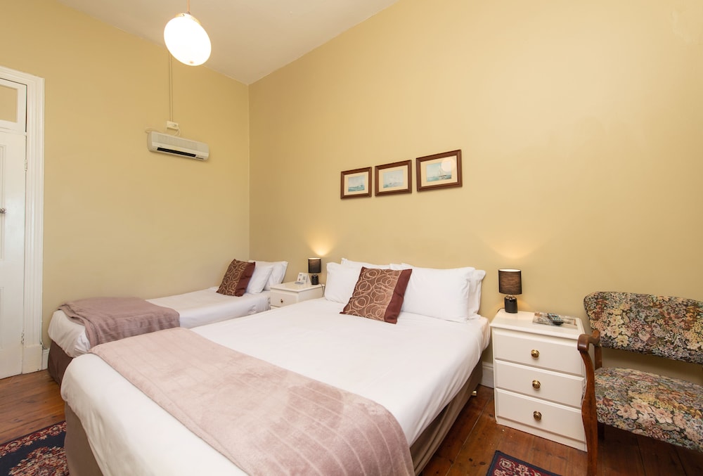 Seafront Budget Room photo 2