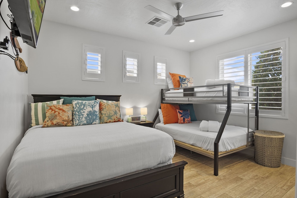 Condo, Multiple Beds, Patio, Mountain View (By the Sea)