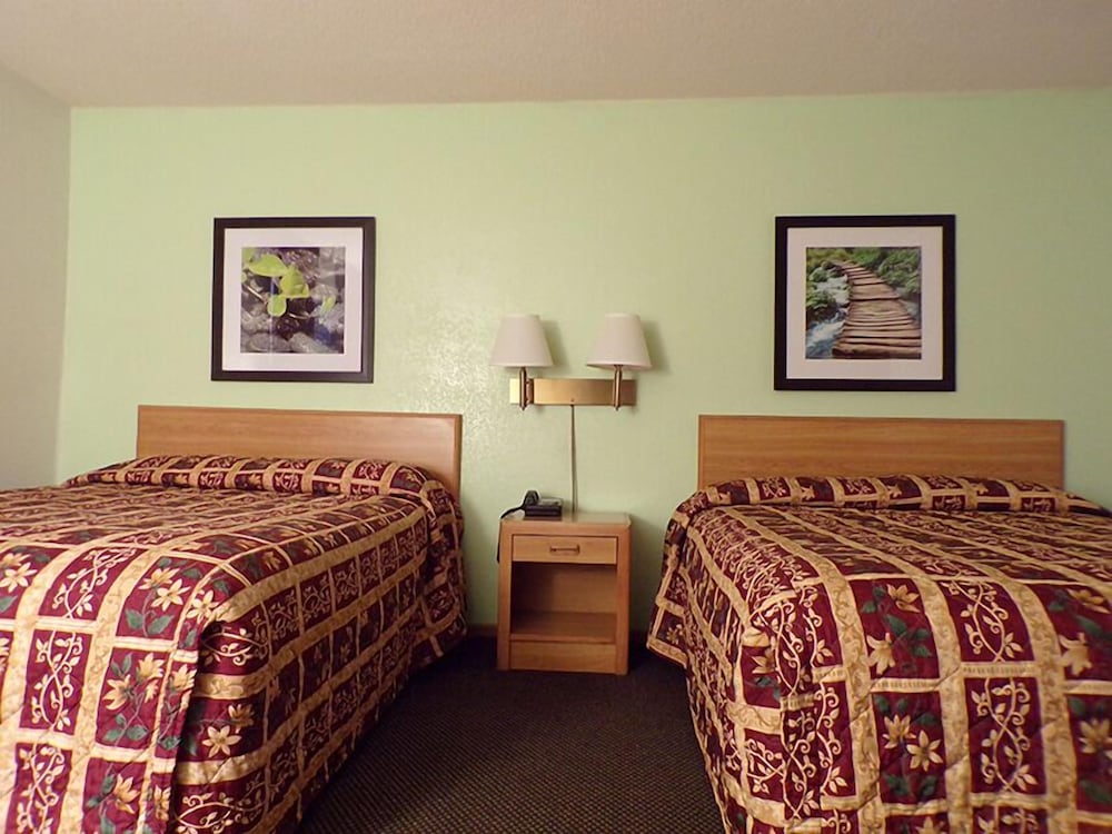 Basic Room, 2 Queen Beds, Accessible, Non Smoking photo 1