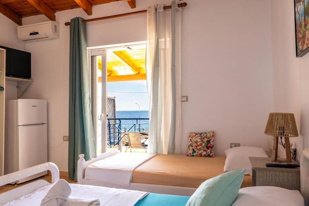 Triple Room, Sea View photo 3