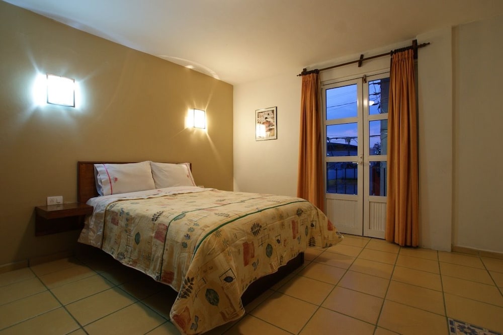 Business Room, 1 Queen Bed photo 1