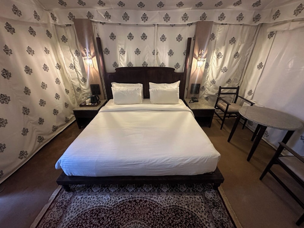 Luxury Tent, 1 Bedroom, Pool View