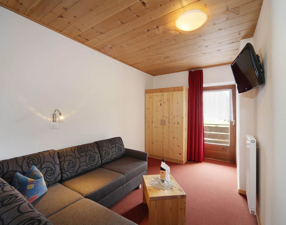 Quadruple Room, Multiple Beds, Non Smoking photo 2
