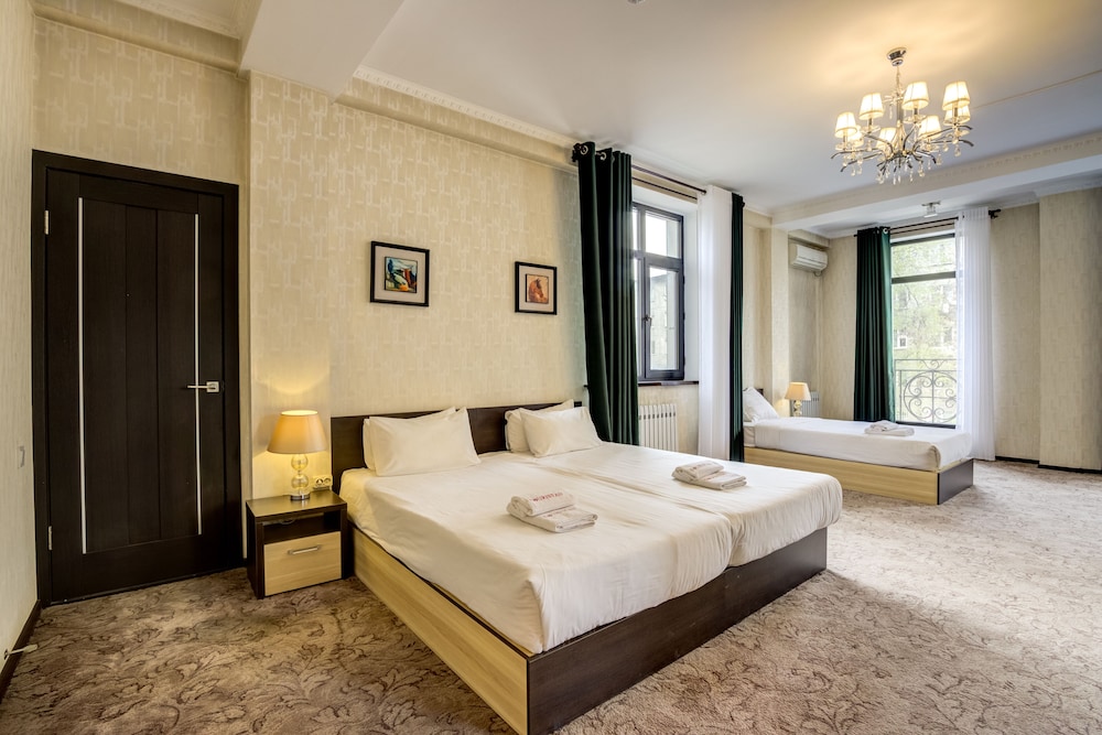 Basic Double or Twin Room photo 2