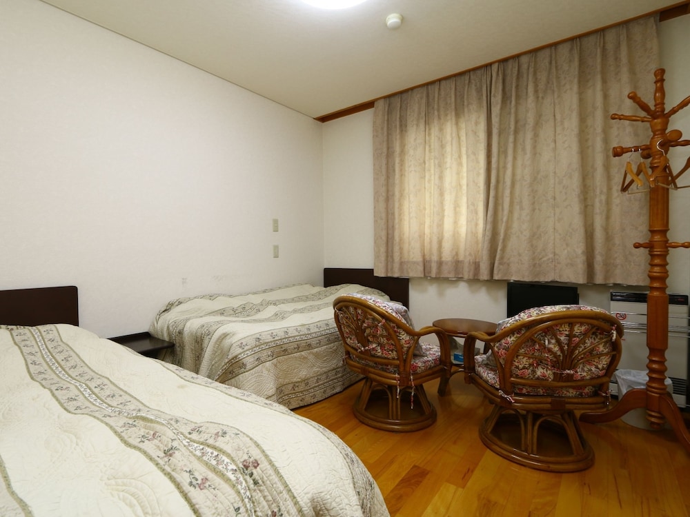 Twin Room, Shared Bathroom photo 1