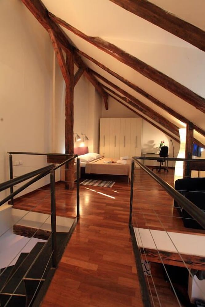 Romantic Duplex, Multiple Beds, Kitchenette, Mezzanine