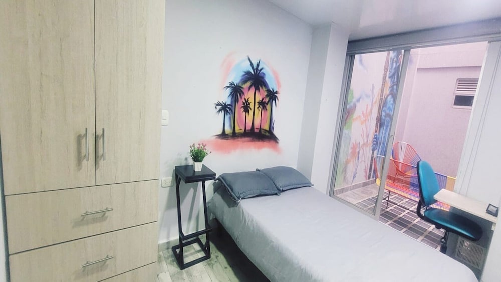 City Room photo 3