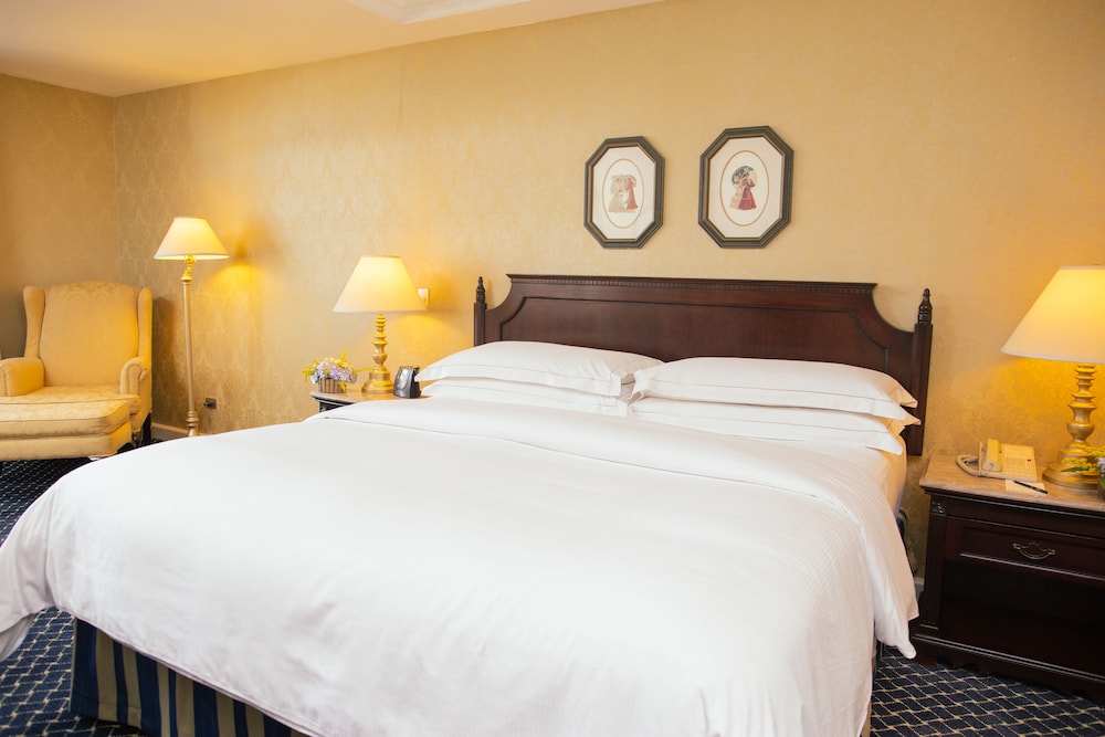 Junior Suite, 1 King Bed - Photo 3